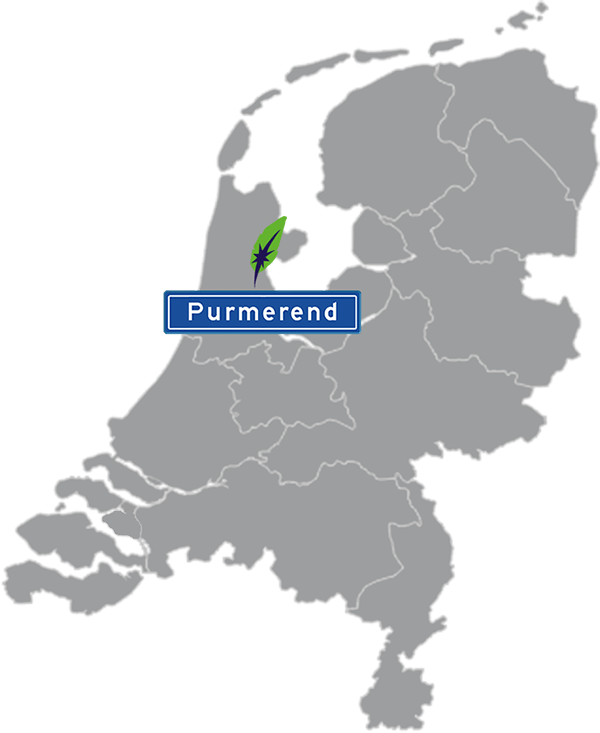 Grijze kaart van Nederland met Purmerend aangegeven voor maatwerk taalcursus Engels zakelijk - blauw plaatsnaambord met witte letters en Dagnall veer - transparante achtergrond - 600 * 733 pixels